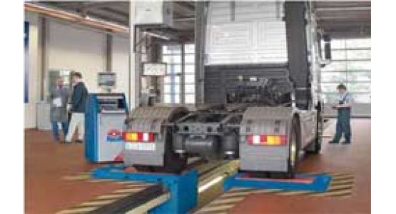 С тормозным стендом фирмы МАНА (Германия)